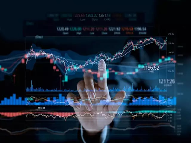 在线股票配资公司 沪指大涨近3%创业板指飙升近8% 成交额突